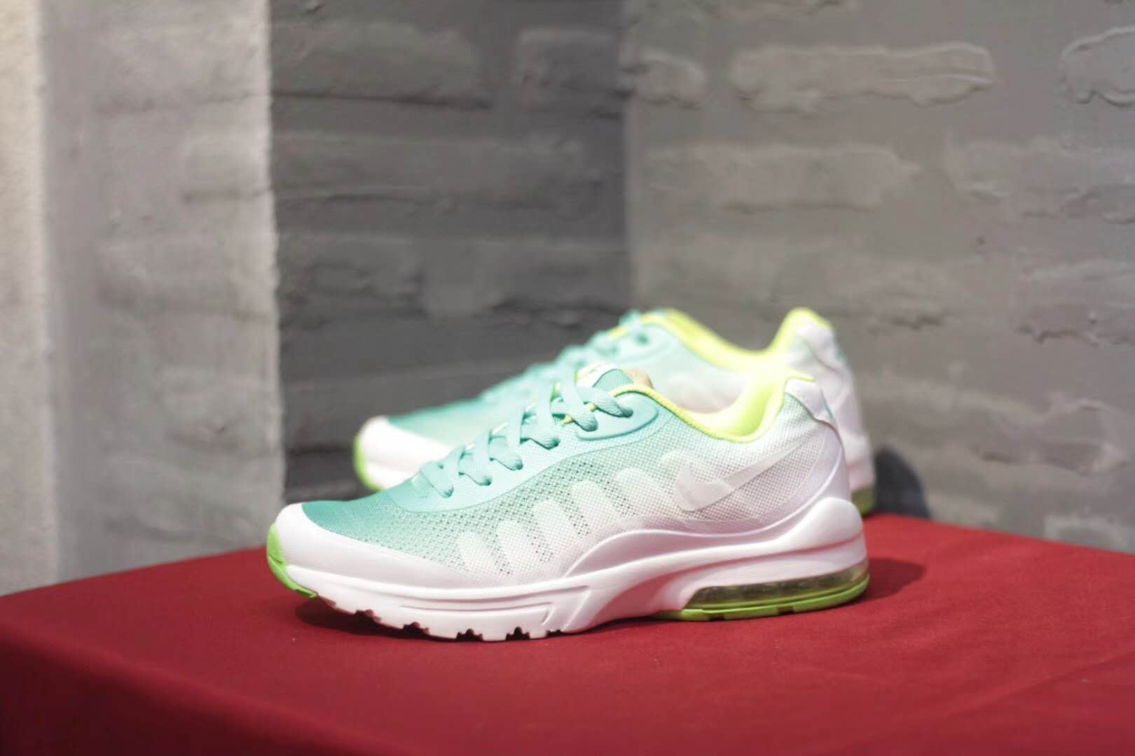 Women Nike Air Max Invigor Print 95 Gint Green White Shoes - Click Image to Close